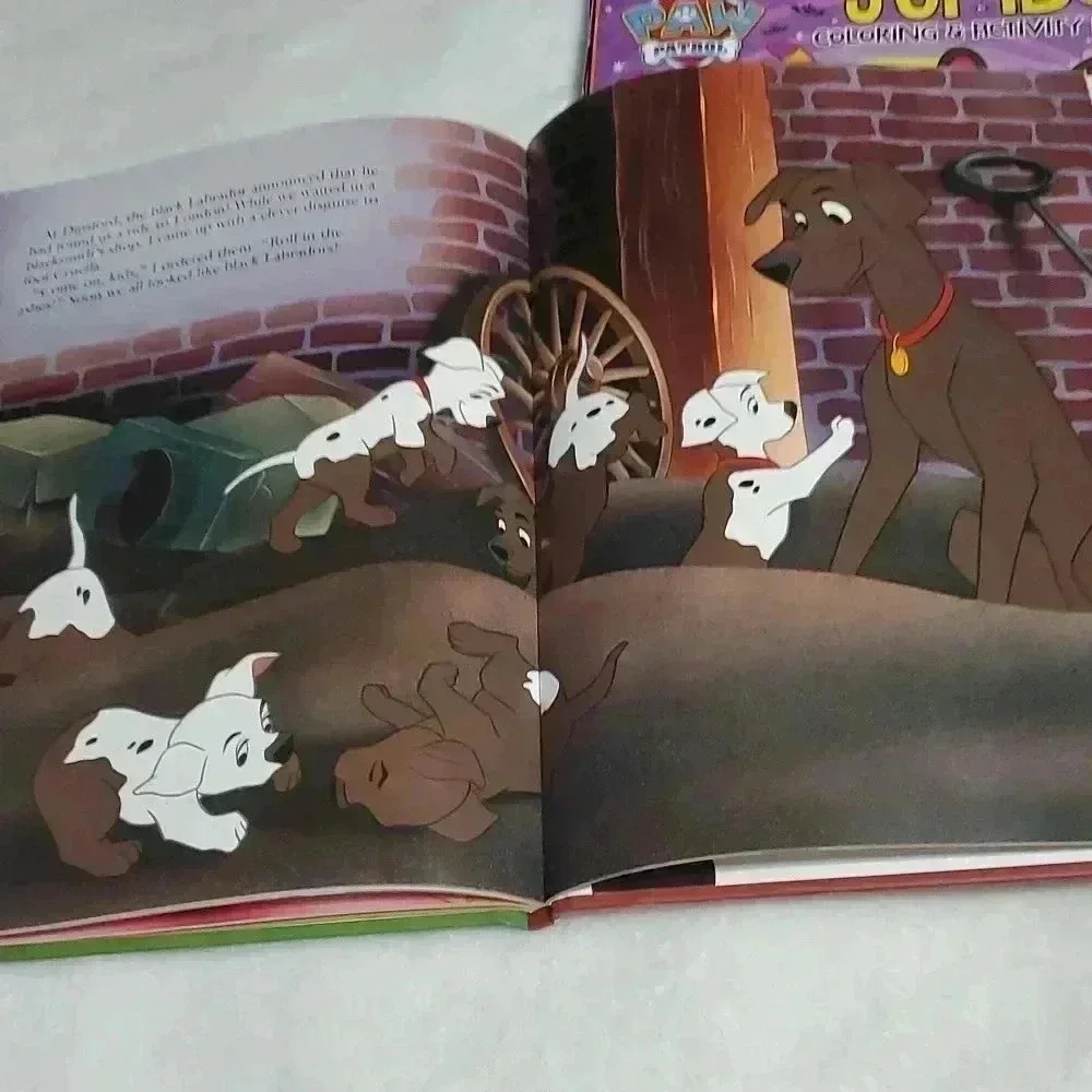 Book 101 Dalmatians +4 coloring books